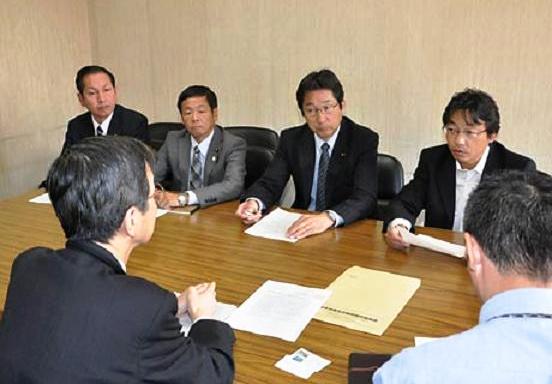 http://www.jcp-kyoto.jp/old/activities/20111007-06%5B1%5D.jpg